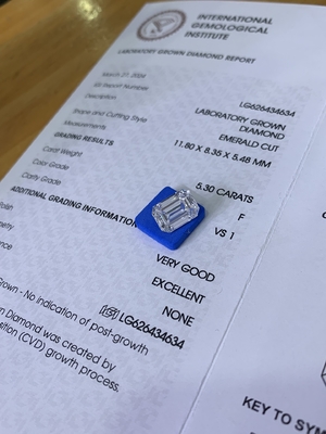 comprare 5.3ct Diamante di laboratorio uomo fatto di diamante di taglio smeraldo VS1 chiarezza F colore online manufacture