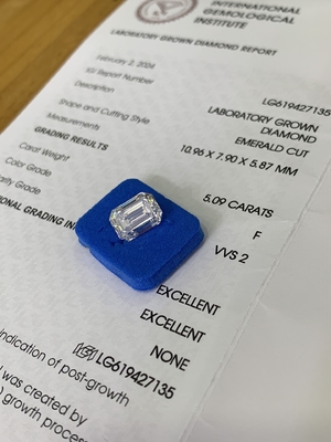 Sintetico 5.09CT F VVS2 2EX CVD Laboratorio Creato Diamante Emerald Taglio