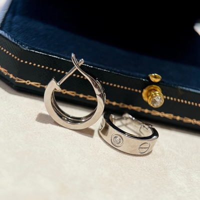 OEM ODM Orecchini in oro massiccio 18k Orecchini di amore in diamanti naturali AU750